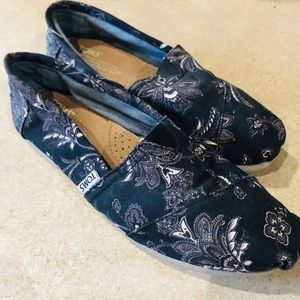 Paisley Toms Flats- Sz 6.5